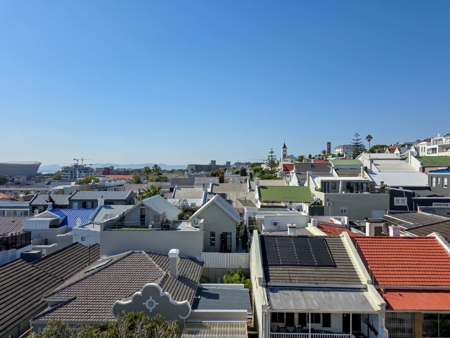 To Let 2 Bedroom Property for Rent in Green Point Western Cape